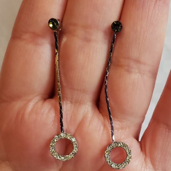 Vintage Dangle Earrings with green rhinestones - Picture 3 of 6